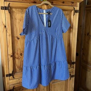 Boohoo blue and white striped tiered mock dress. Size 18. NWT.